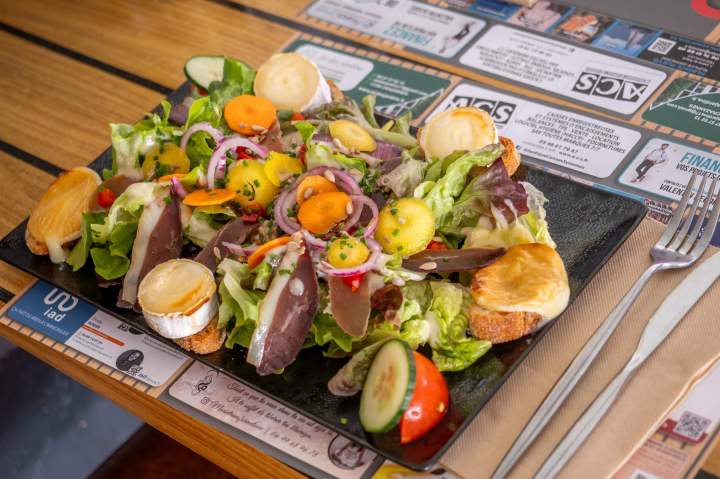 Assiette de salade composée Rochefort